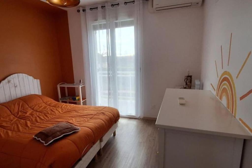 Charmante Maison De Ville Climatisee Avec Wifi Saint-Yrieix-la-Perche Zewnętrze zdjęcie