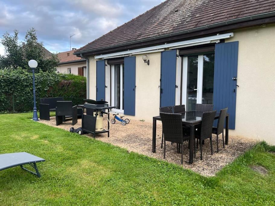 Charmante Maison De Ville Climatisee Avec Wifi Saint-Yrieix-la-Perche Zewnętrze zdjęcie